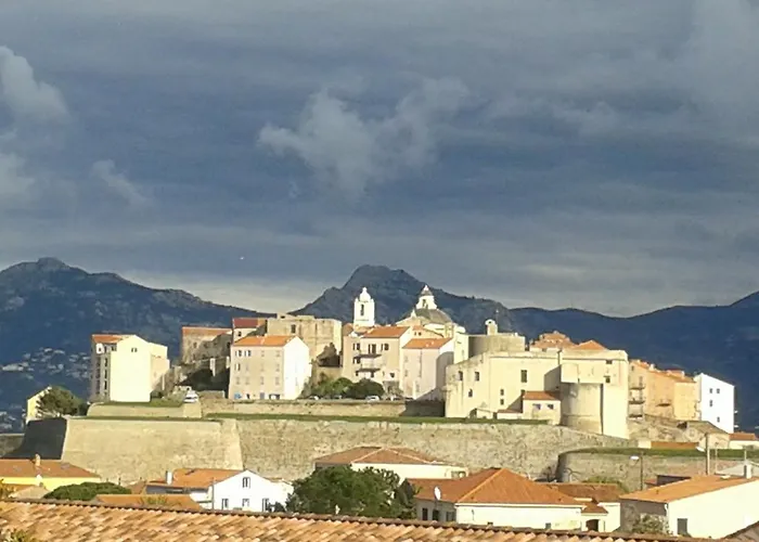 Vue Montagnes Et Citadelle Casa Di A Murza