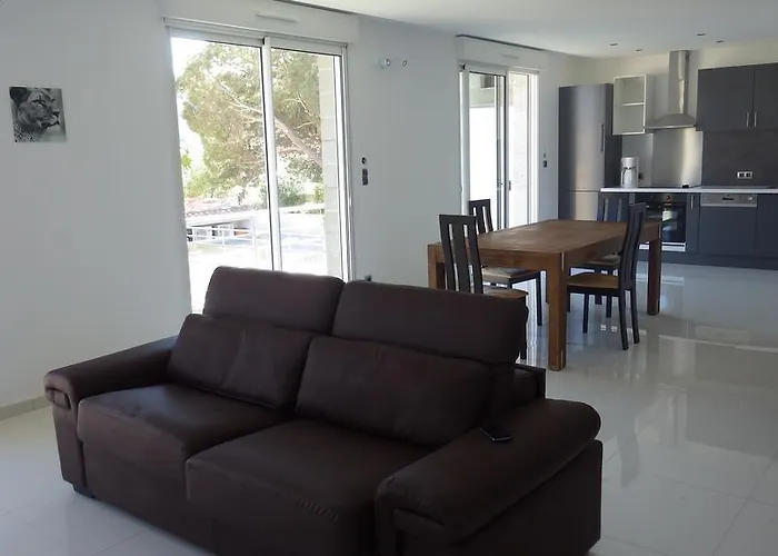 Vue Montagnes Et Citadelle Casa Di A Murza شقة كالفي